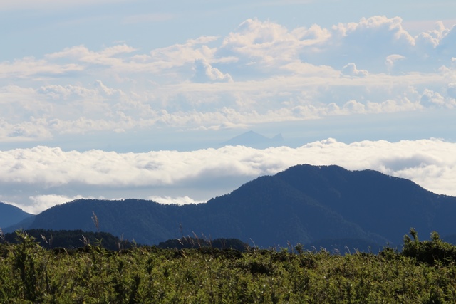 27.龜山島從雲海中現蹤.JPG