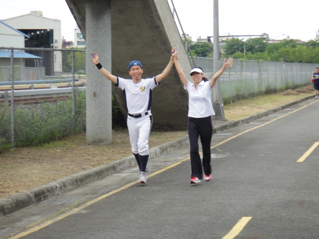 棒球哥小雞及家馨.JPG