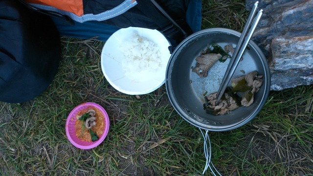 涮牛肉晚餐配白飯.jpg