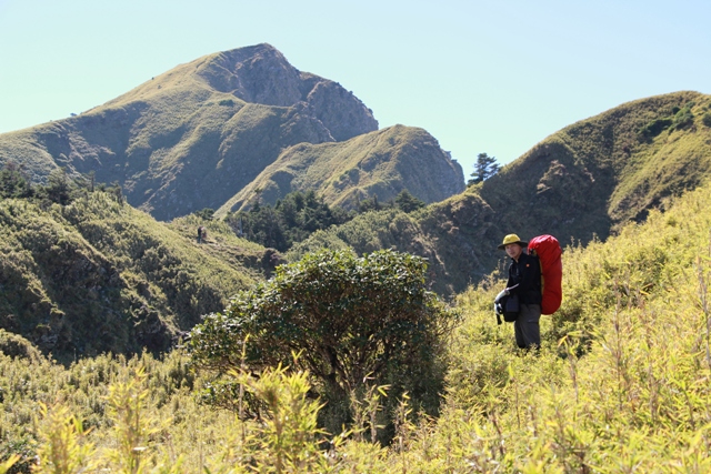 5.過了最艱難的門神關卡,南峰就近在眼前.JPG