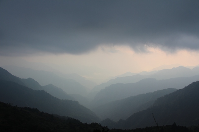 烏雲逐漸籠罩.JPG