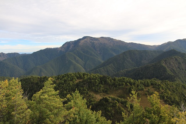 35.遠眺大水窟山.jpg